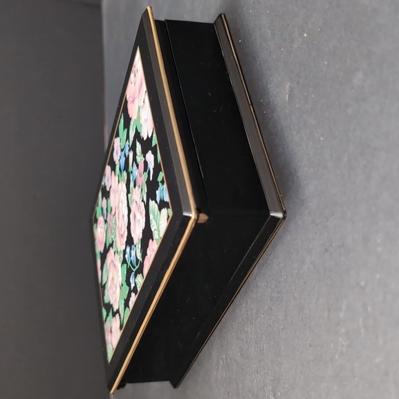 Otagiri Black Lacquered Jewelry/Trinket Box with Pink Florals. - Picture 3 of 11